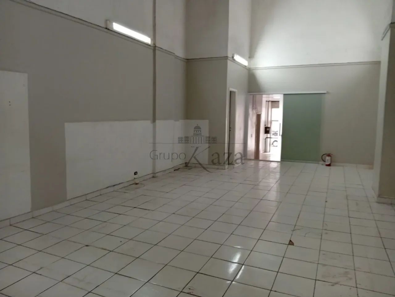 Loja comercial - Edifício Market Center - Jardim São Dimas - 49,62m².