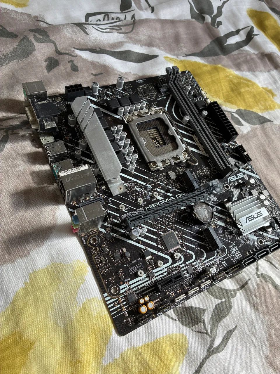 Placa mãe H610