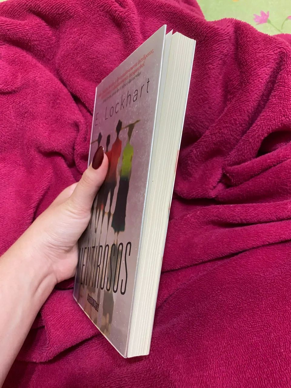 Livro Mentirosos - E. Lockhart  - Foto 4