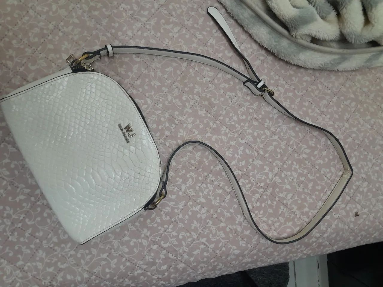 Vendo sapato e bolsa os 2 por 40 - Foto 4