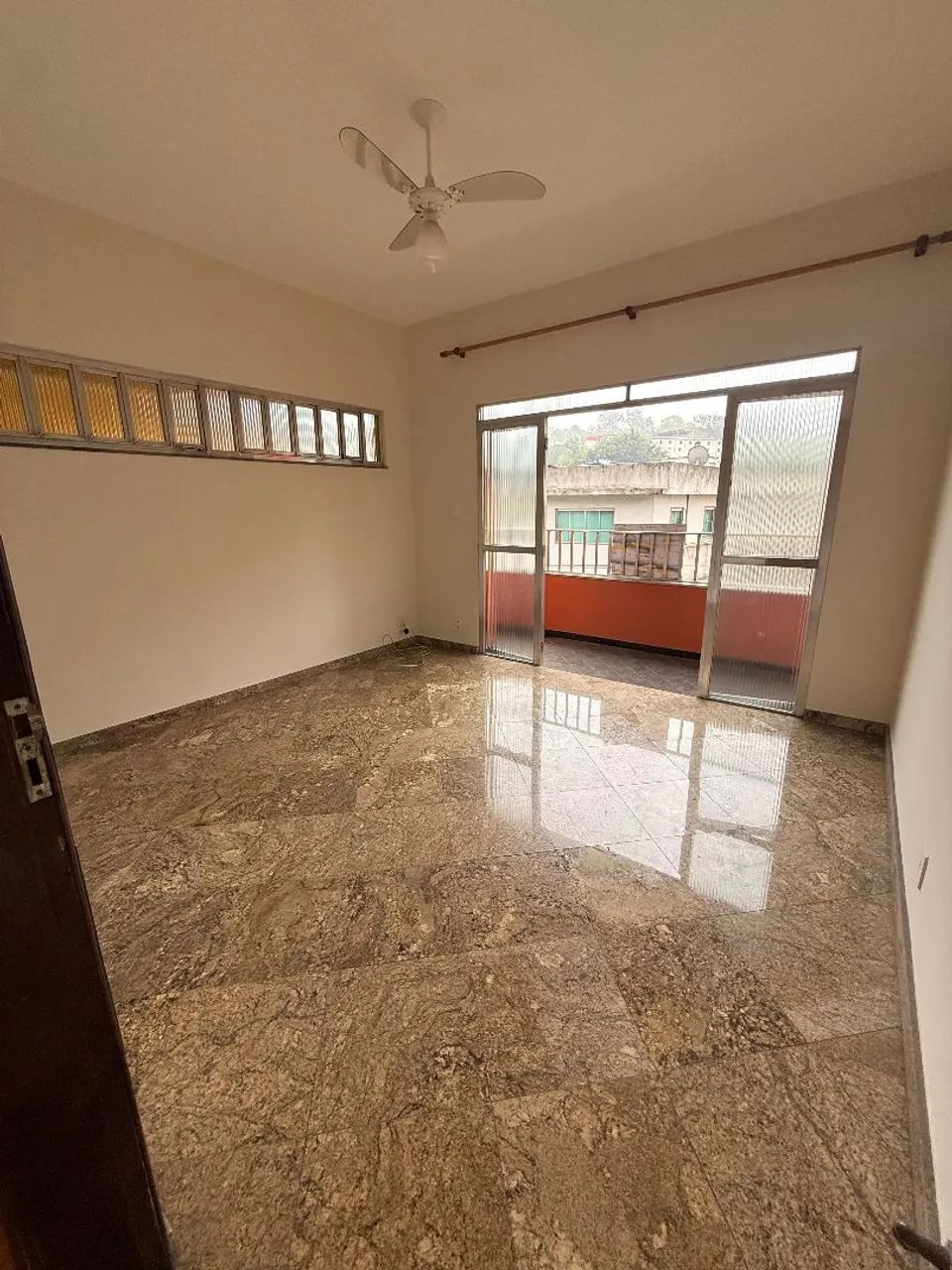 ALUGO APARTAMENTO EM LOCAL EXCELENTE - Foto 3