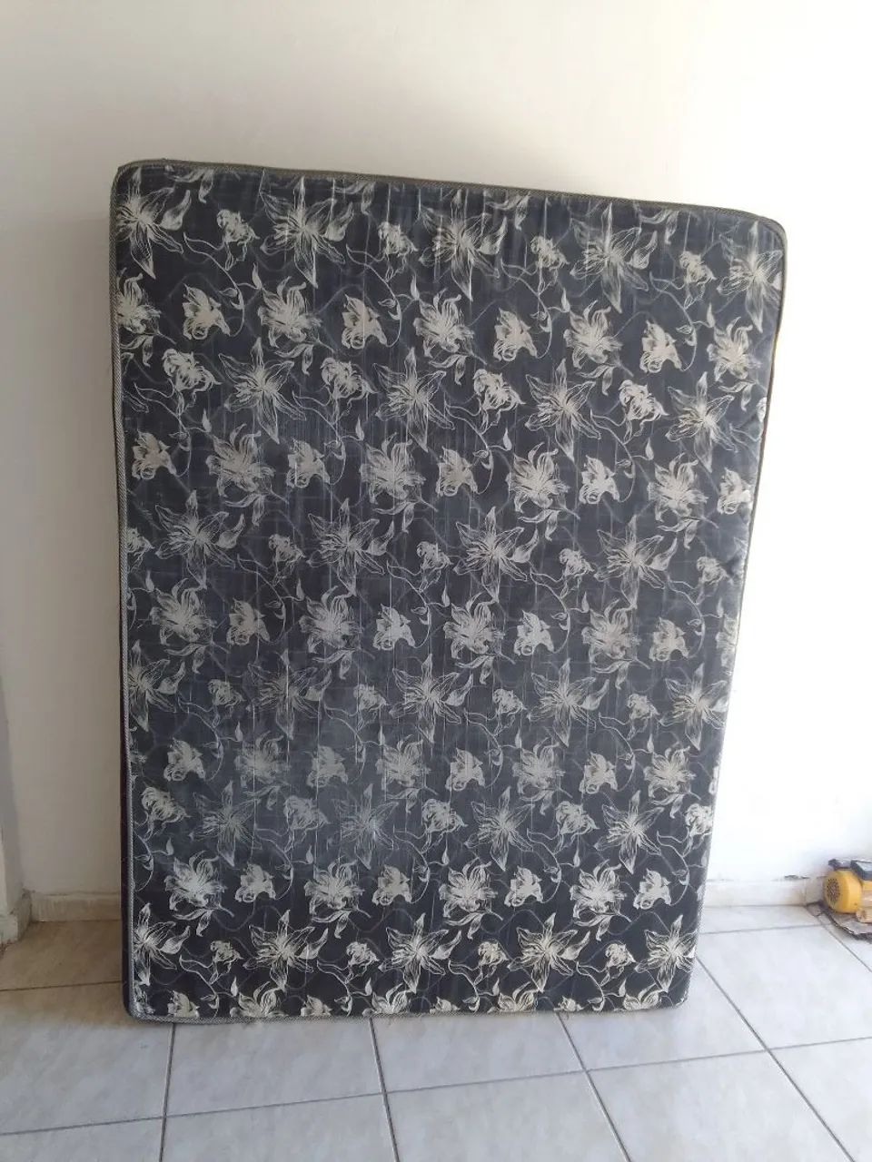 Cama de casal ótimo estado 