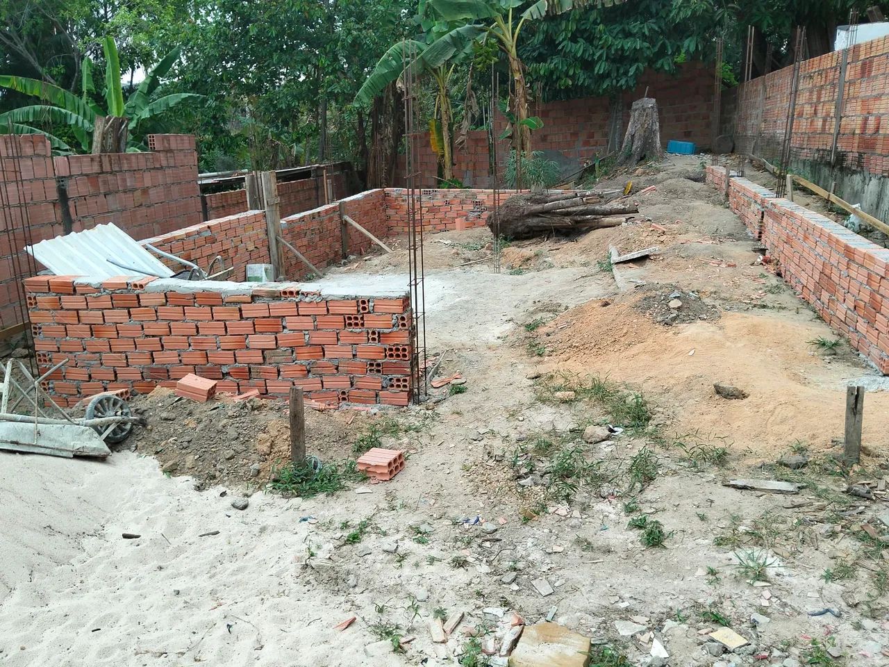 Vendo terreno com construção iniciada - Foto 4