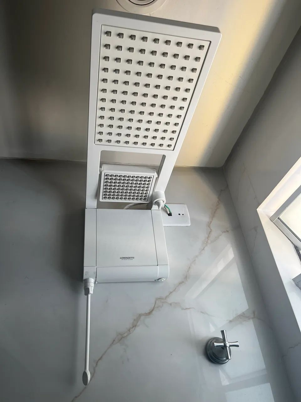 Chuveiro lorenzetti acqua ultra branco