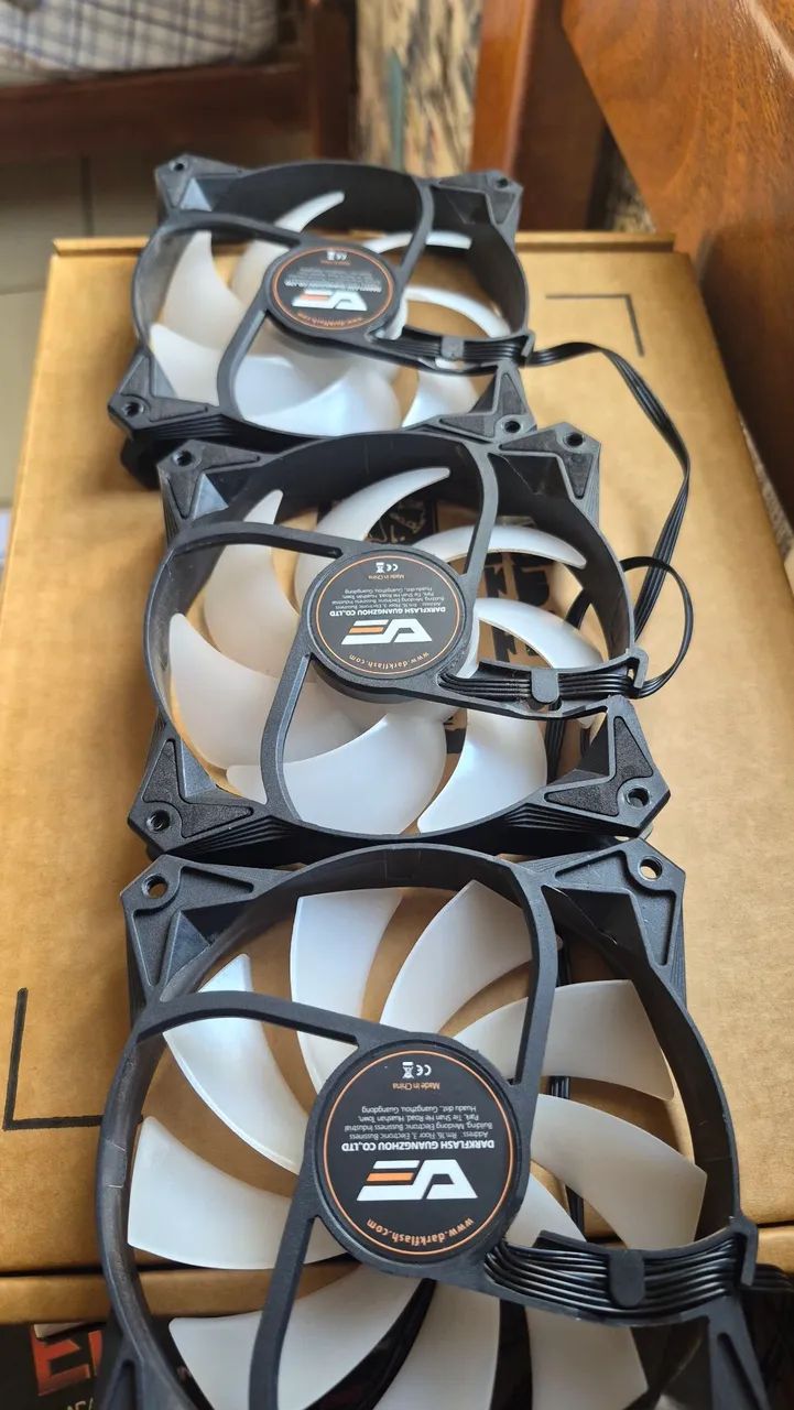 3 fans argb da darkflash(40 reais a unidade) - Foto 2