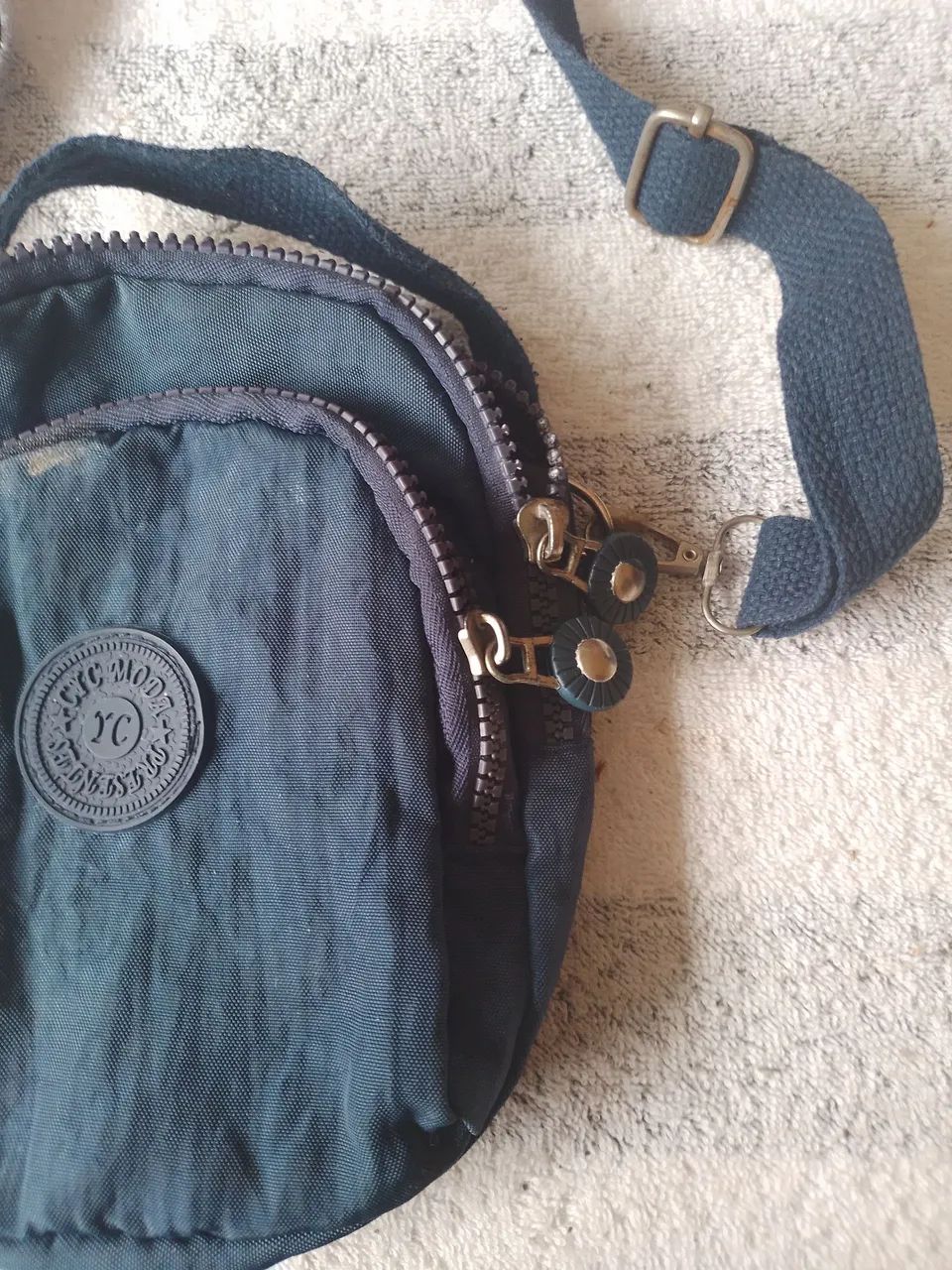 Shoulder bag masculina usada  - Foto 4