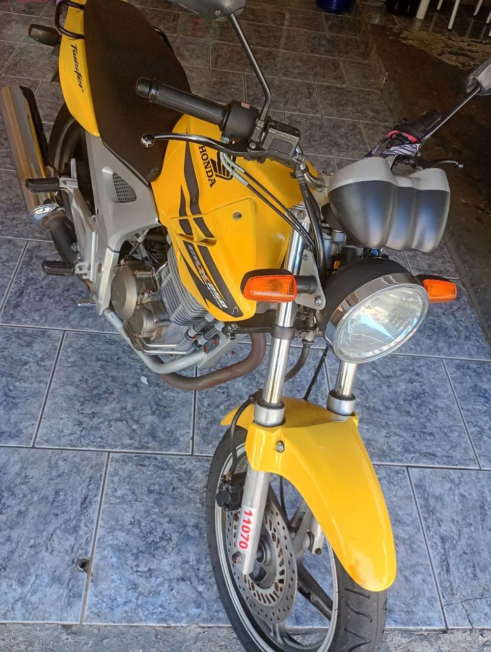 Cbx 250 Twister 2008 amarela  - Foto 4