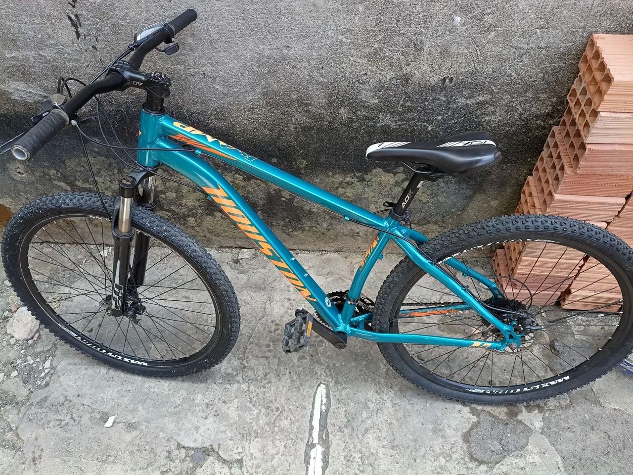 Vendo bicicleta aro 29 com marcha  - Foto 3