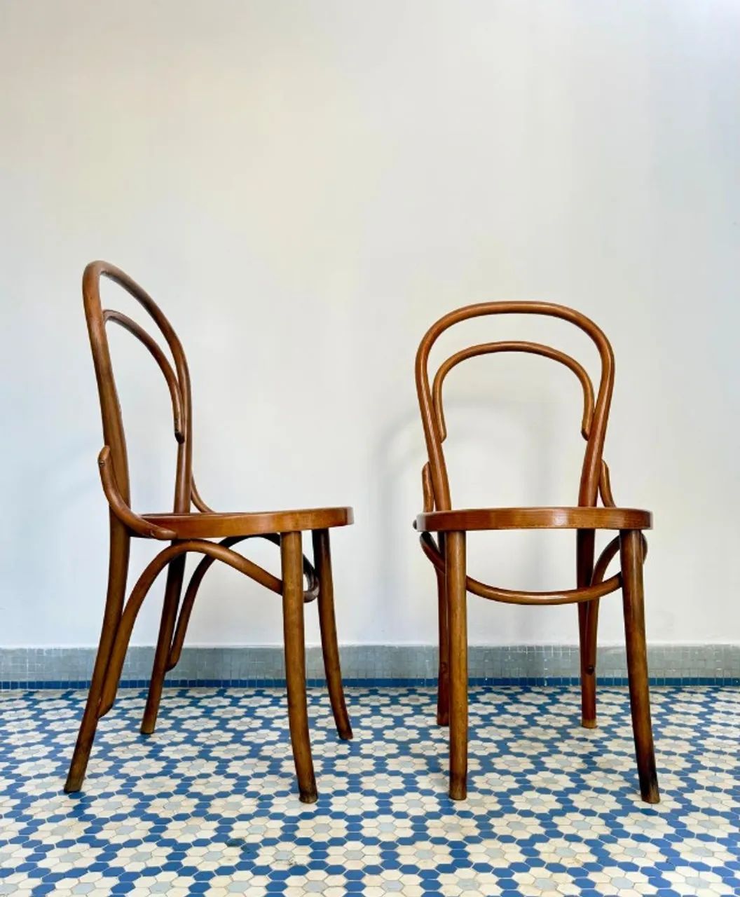  Cadeiras "Charlie Chaplin " da Thonet - Made in Romania