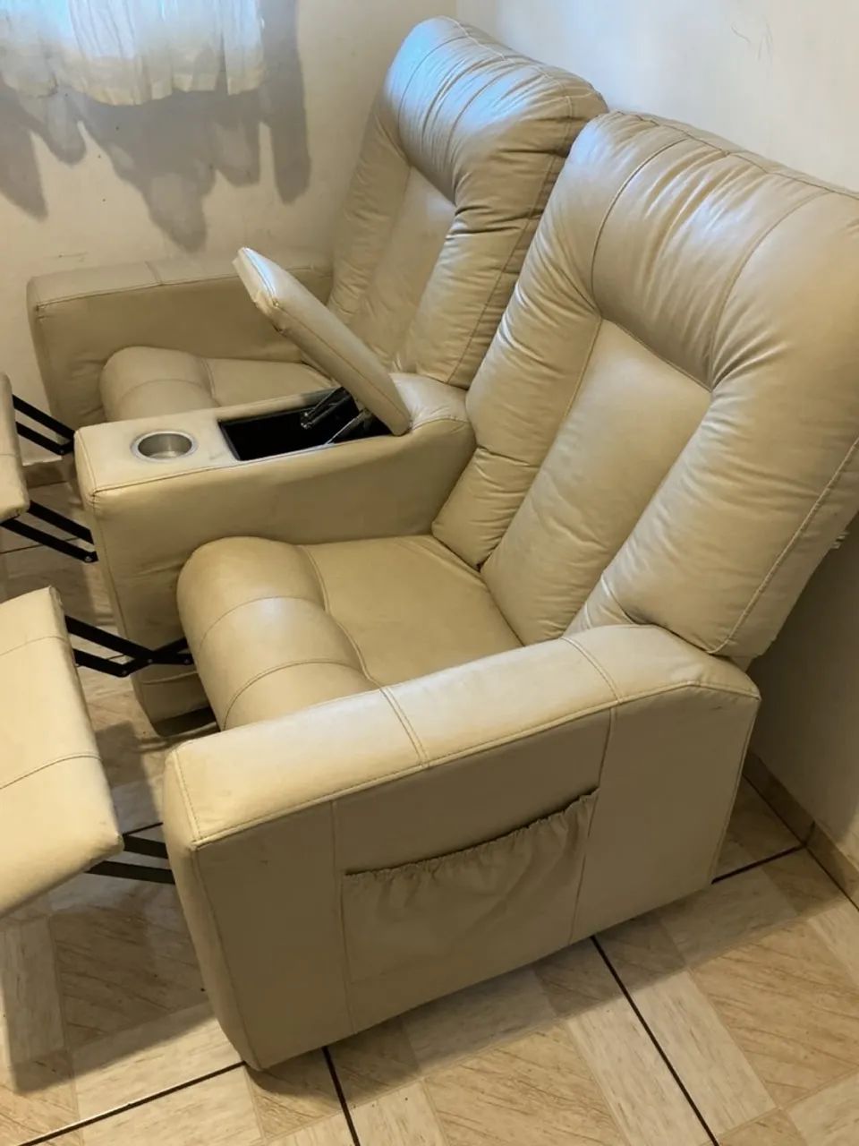 Poltronas de casal reclináveis de cor Bege      - Foto 2