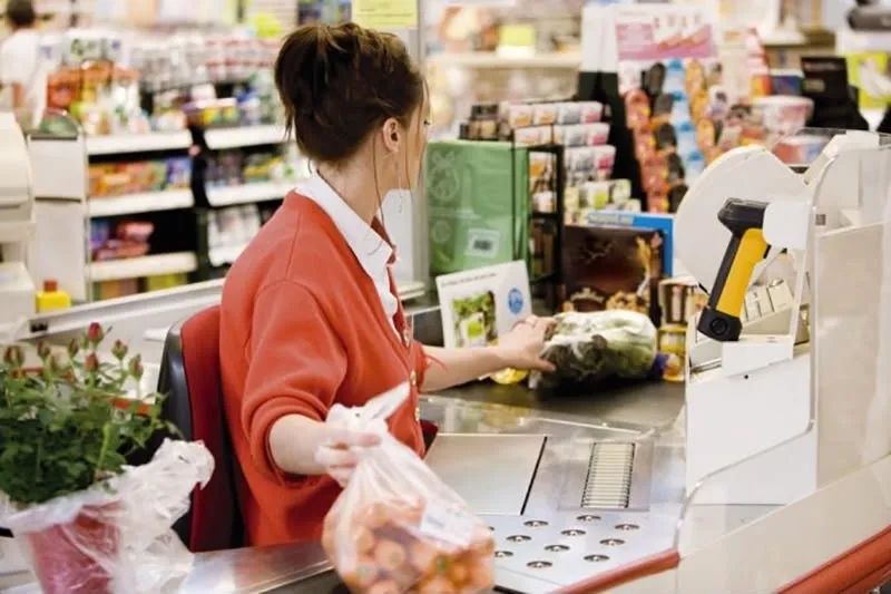 Vaga balconista caixa mercado 