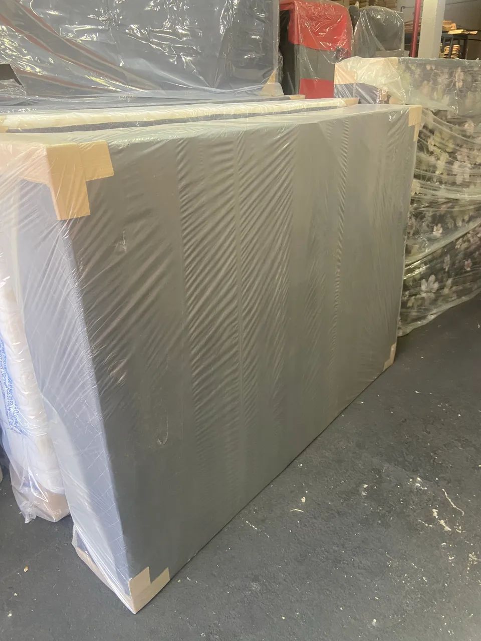Mega ação base box casal apenas 299,99 frete grátis  - Foto 2