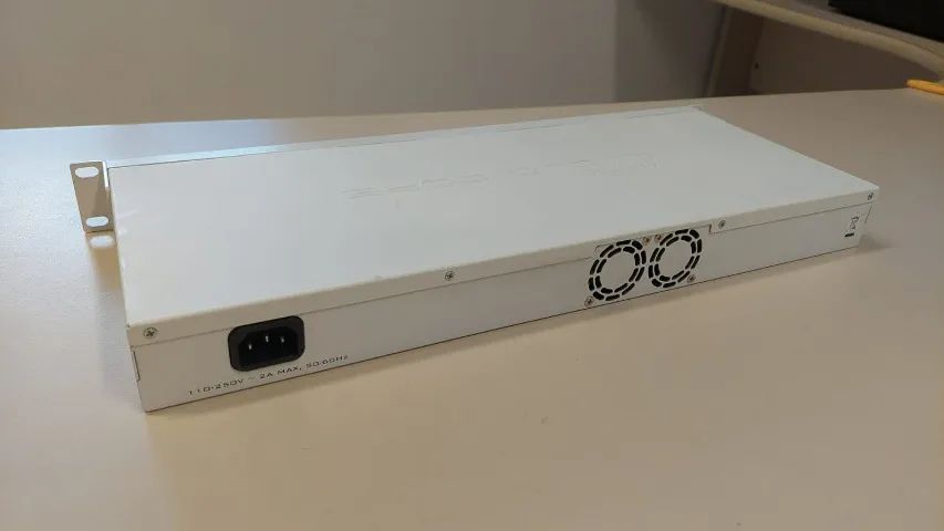 MikroTik Cloud Core Router CCR1016-12G - Foto 3