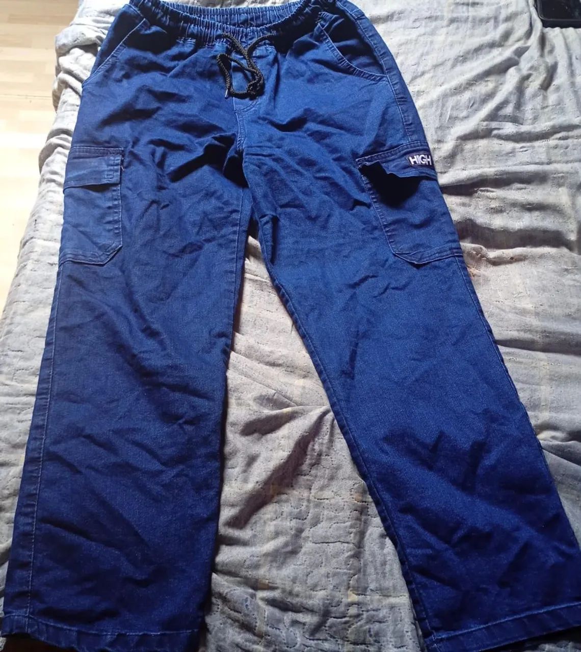 Calça cargo jeans