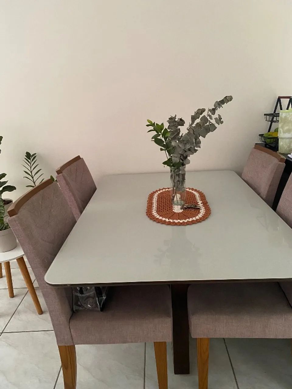Mesa de jantar com 4 cadeiras e sofá retrátil reclinável  - Foto 5
