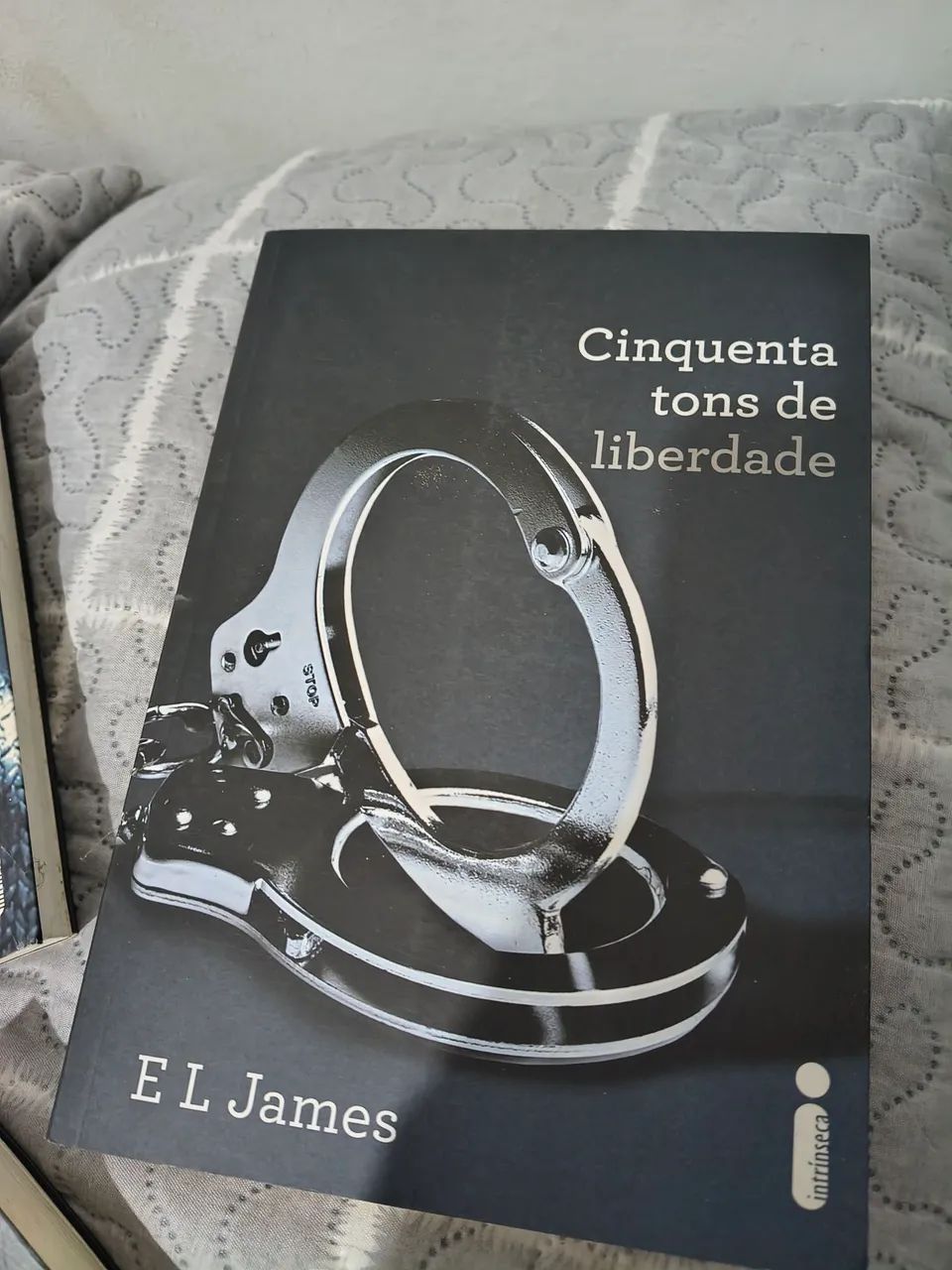 Trilogia 50tons de cinza + visão do grey - Foto 4