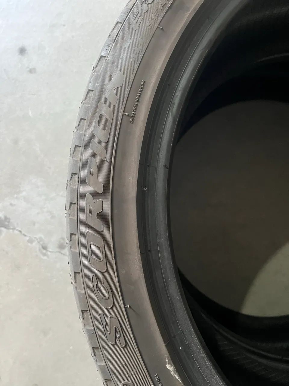 Pneus Pirelli Scorpion 235/45 R19 - Foto 3