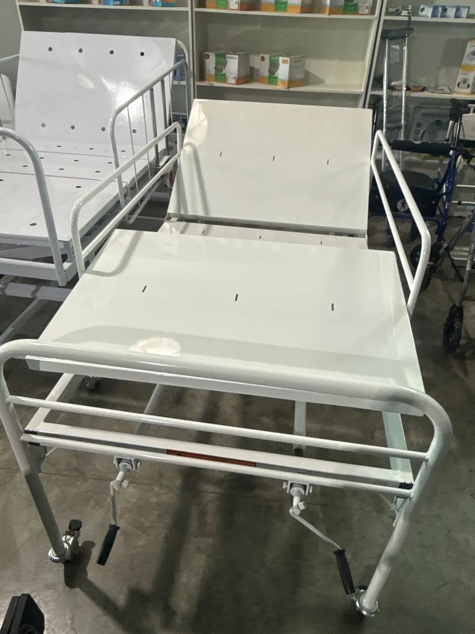 Cama hospitalar manual nova  - Foto 2