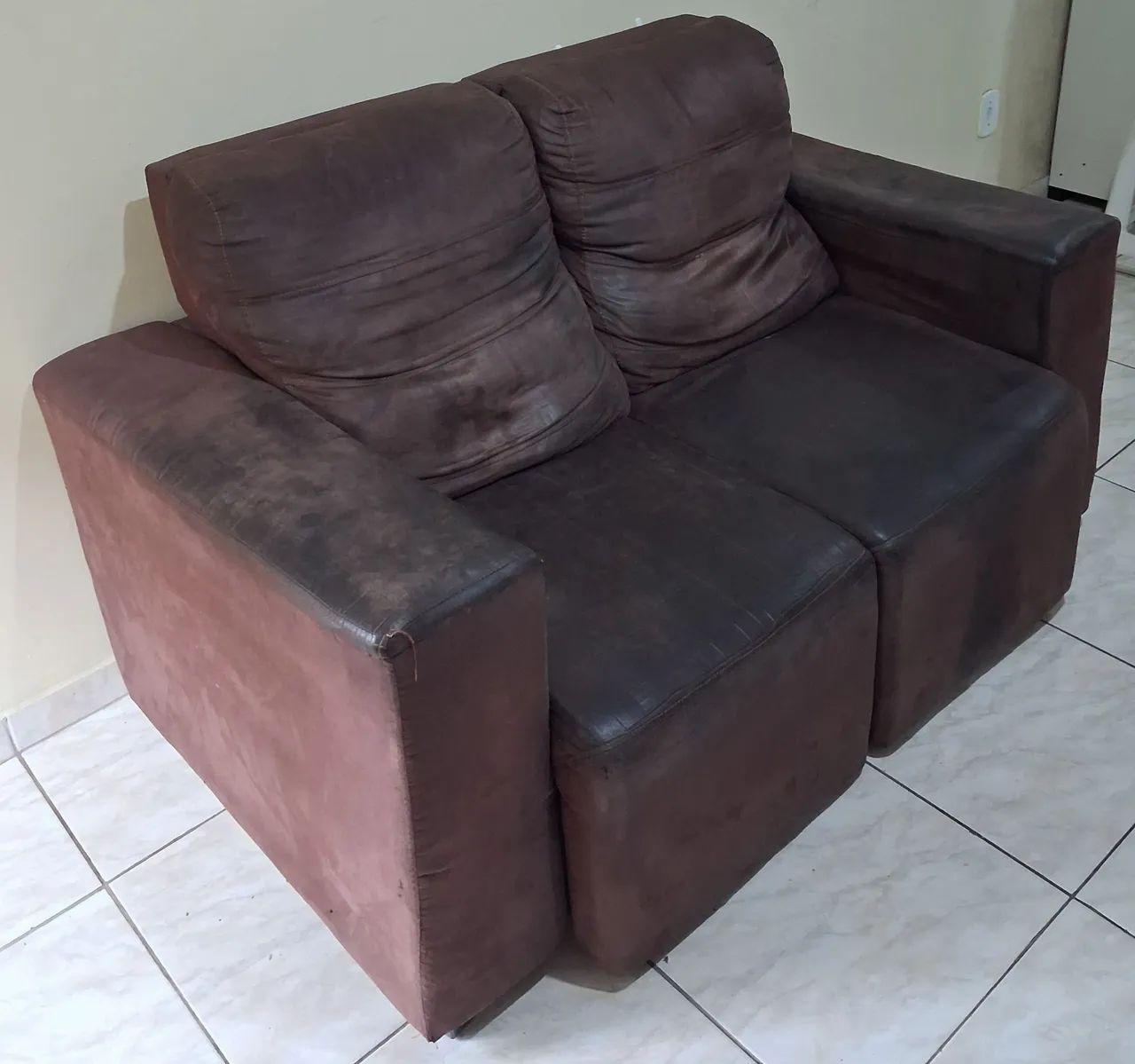 Vendo Sofá de 2 Lugares - Foto 3