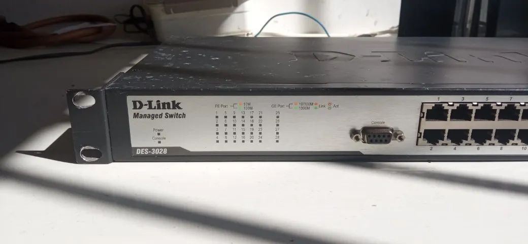 switch d link des 3028 com 28 portas usado 