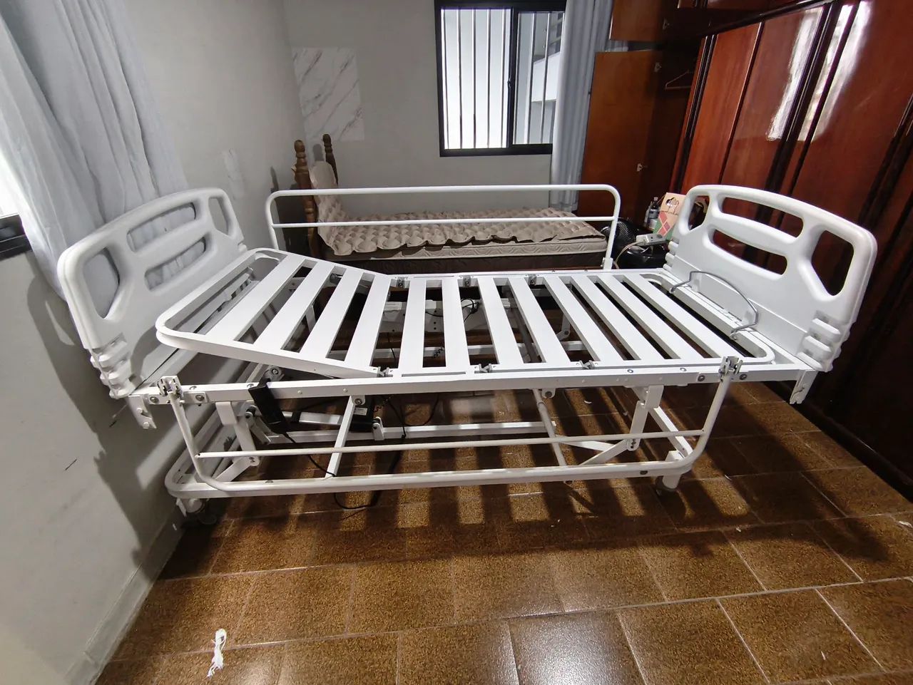 Cama hospitalar 8 serviços 