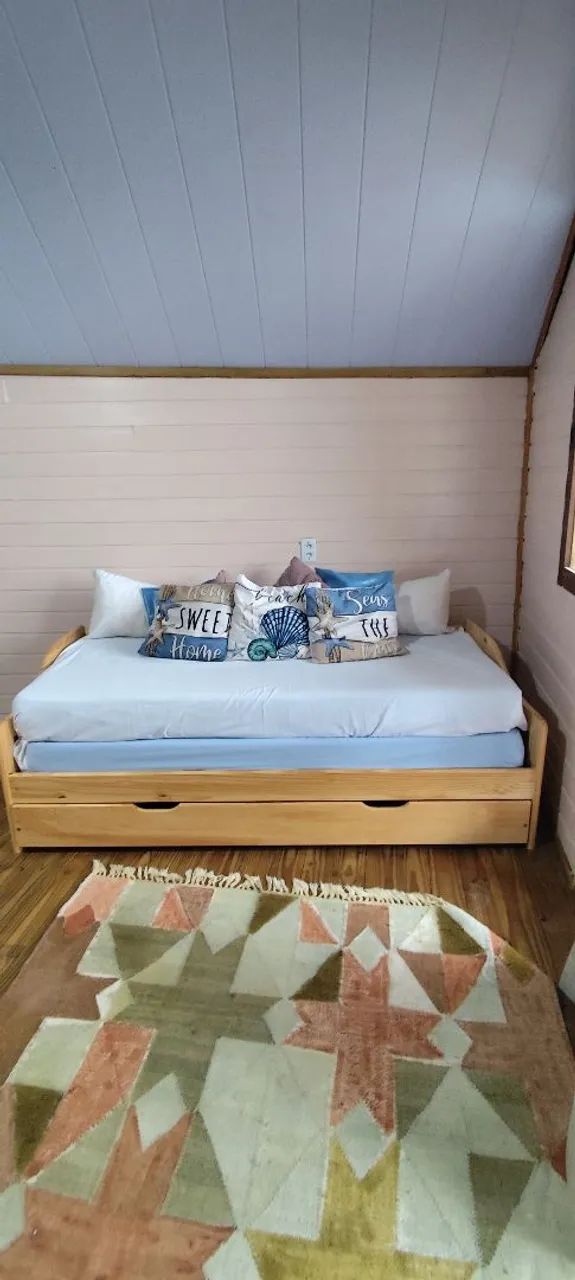 Vendo bicama de madeira maciça 