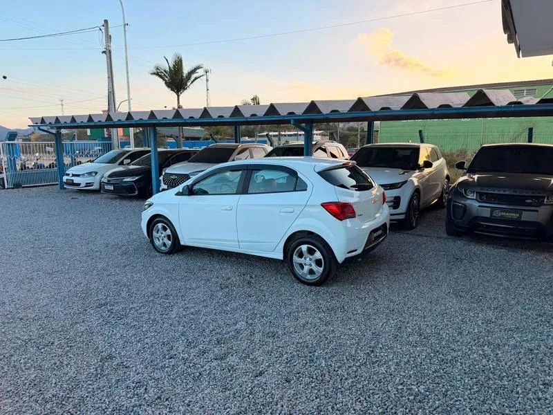 Chevrolet Onix Hatch LT 1.4 8V Flex Aut. 4P 2019 - Foto 4