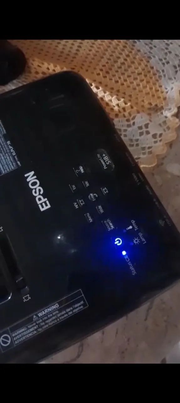 Projetor epson s18 + - defeito 