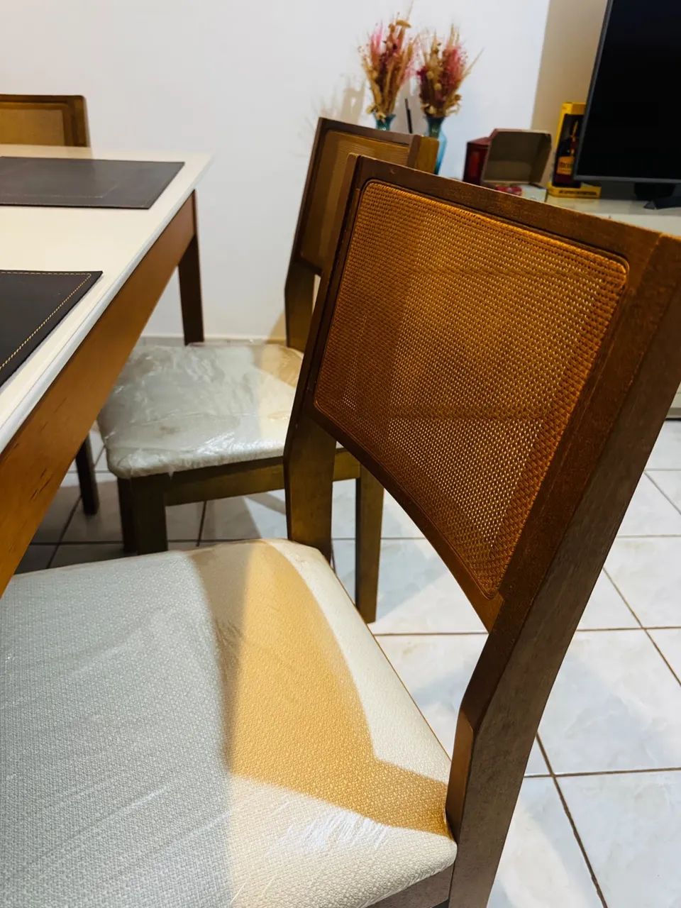 Mesa com tampo de vidro