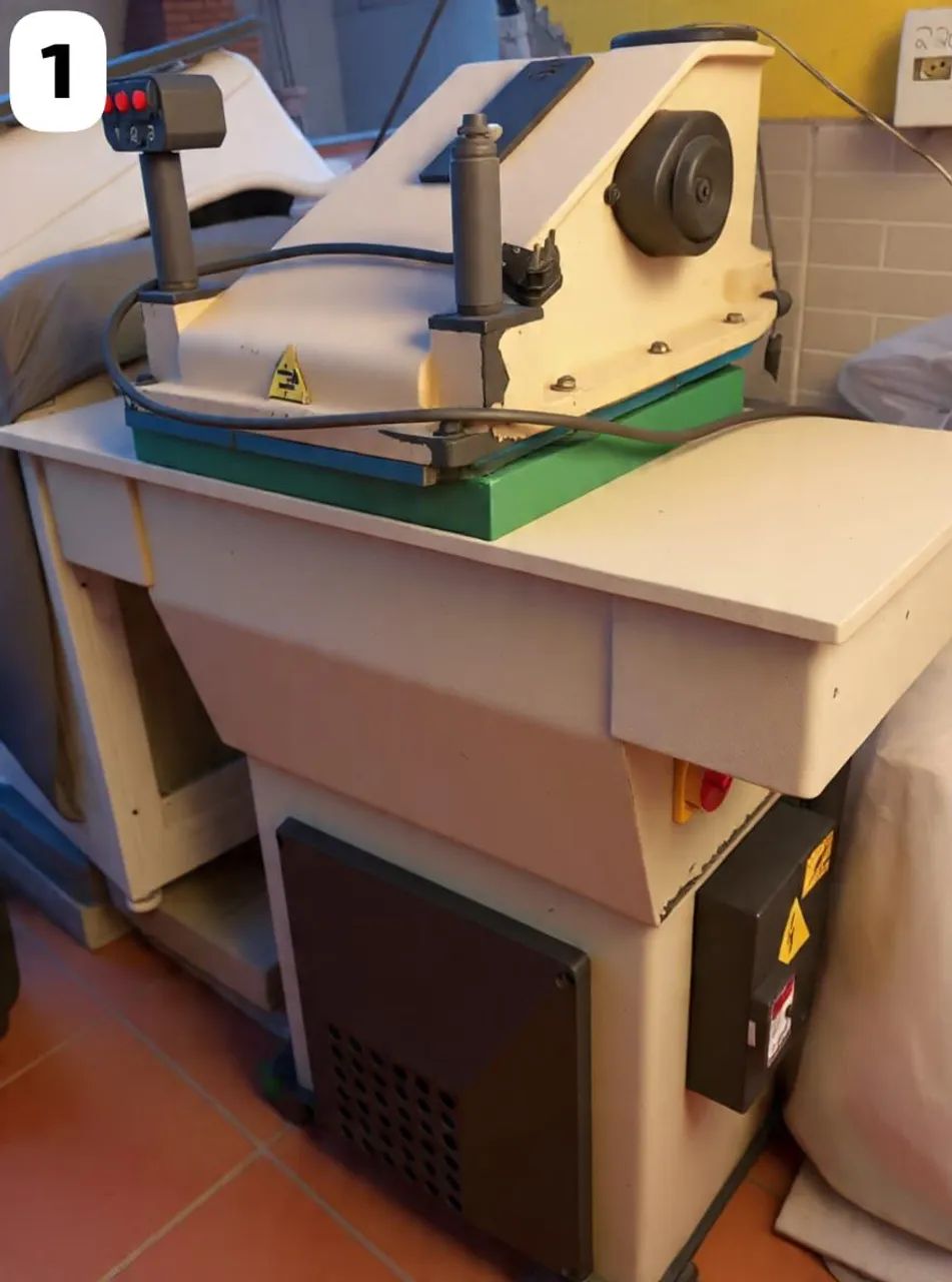Máquina para corte balancim hidráulica capacidade 20 toneladas 
