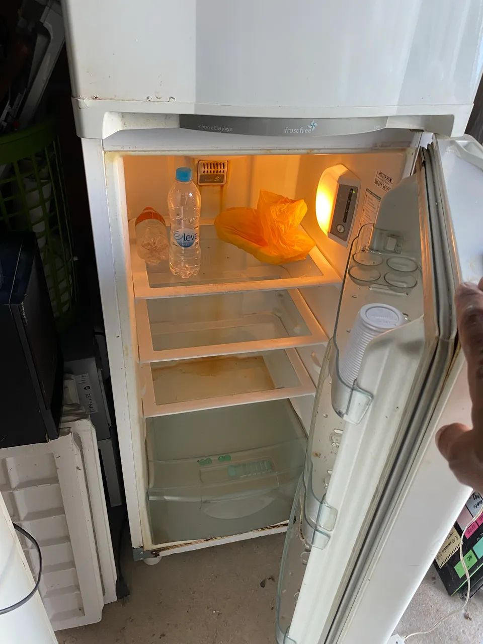 Vendo geladeira usada - Foto 4