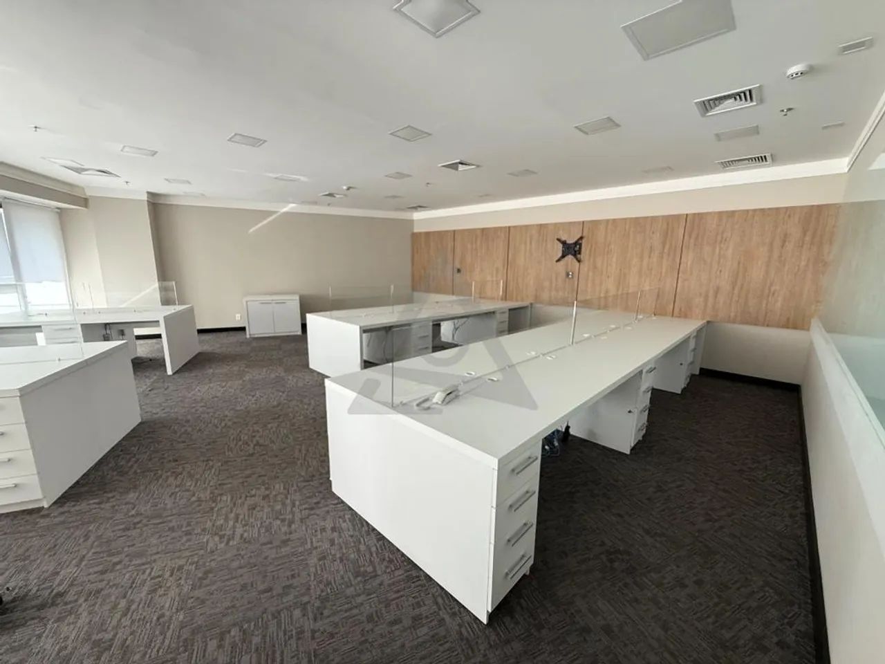 Sala para alugar em Campinas, Cambuí, com 185 m², Edifício 575