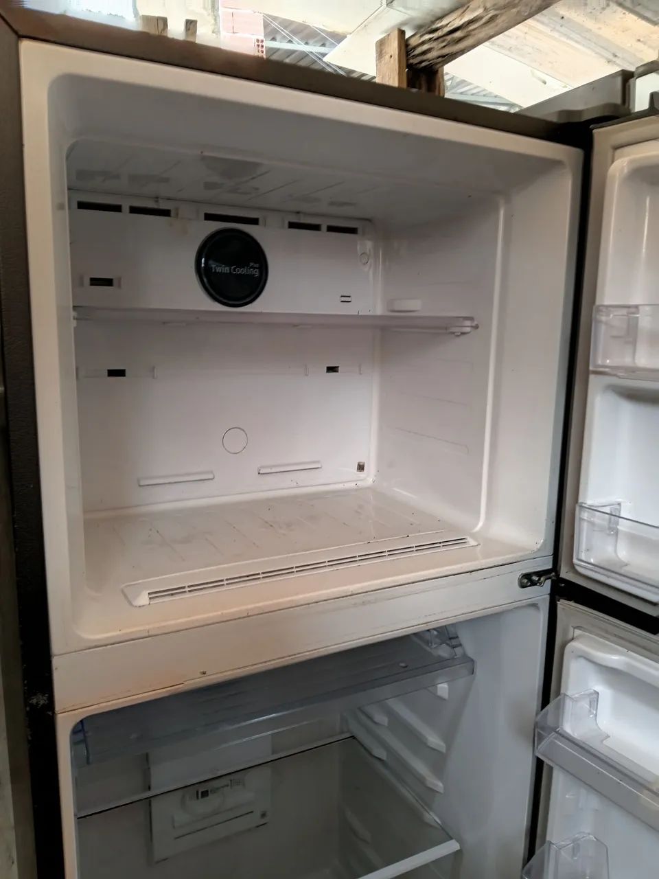 Vendo Geladeira com entrega grátis 