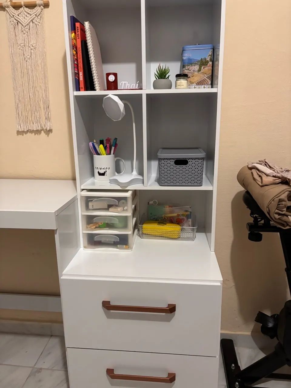 Escrivaninha com nichos e gavetas  - Foto 2