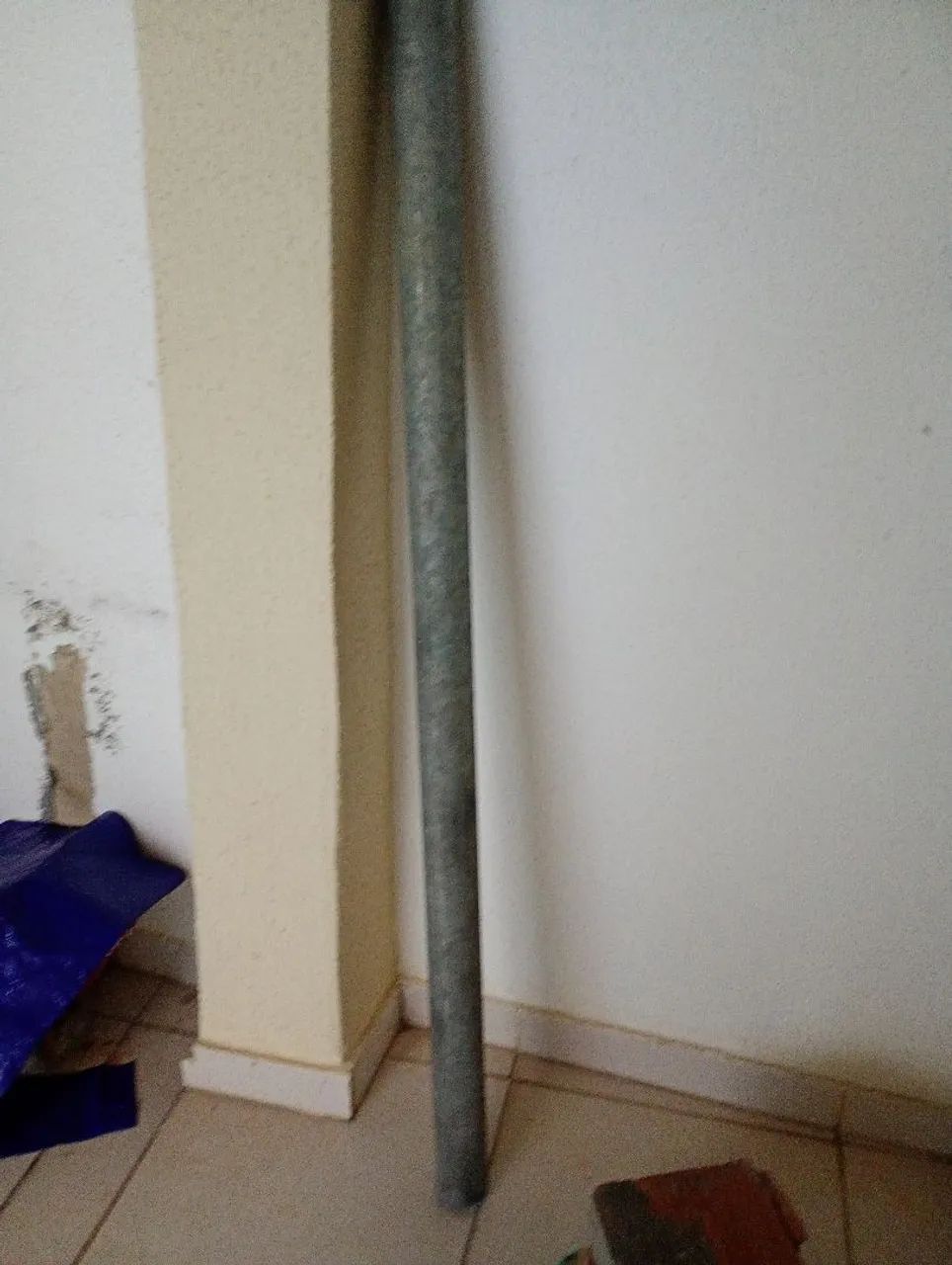 CANO DE POSTE EM FERRO 1M e 68Cm