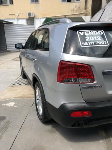 Vendo Kia Sorento Modelo EX2 carro muito novo 2012 - Foto 13
