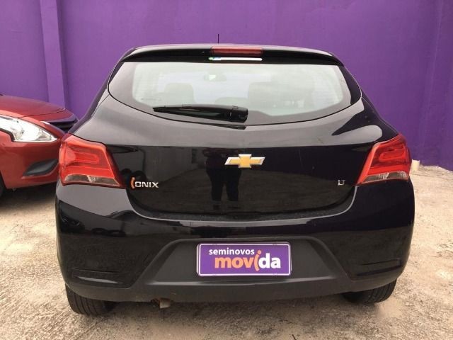 Onix Hatch LT 1.0 8V Flexpower 5p - Foto 3