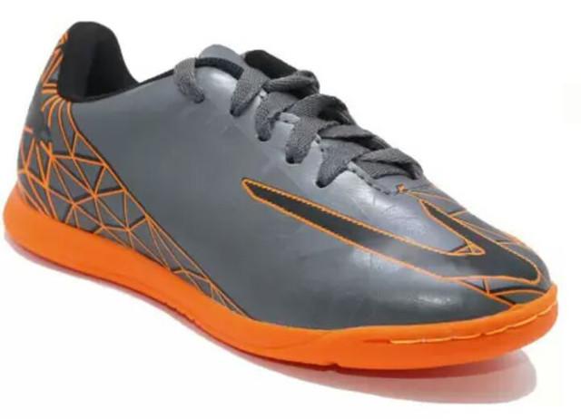 tenis futsal 44