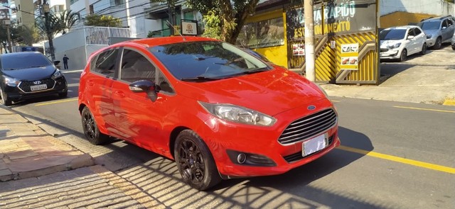 FORD FIESTA 1.6 SE VERMELHO 2015