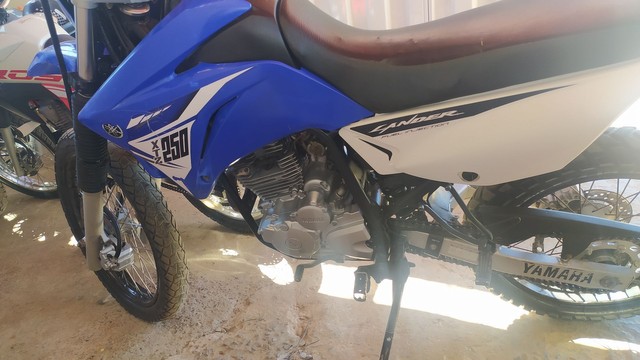 VENDE-SE DUAS MOTO XT UM LANDER