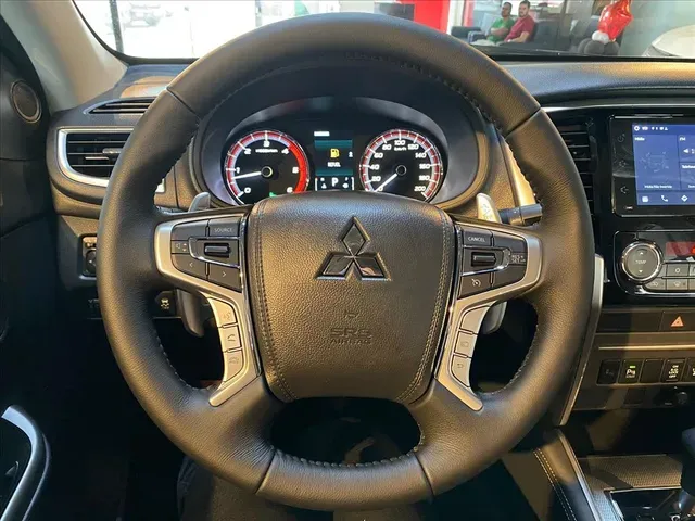 MITSUBISHI L200 TRITON 2.4 16V TURBO DIESEL SPORT HPE-S CD 4P 4X4 AUTOMÁTICO - Foto 7