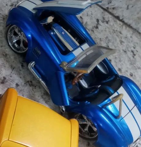 Miniatura Carro Colecionável Ford Shelby Cobra 427 1965 Azul