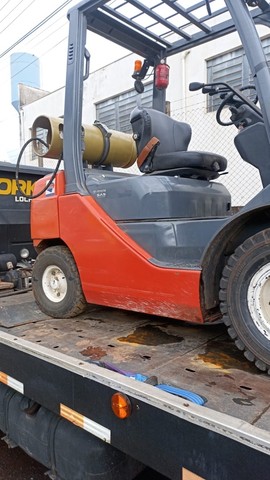 Empilhadeira Toyota 8FG25 ano 2020 - Foto 2