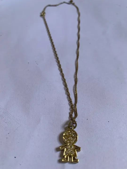 Colar com pingente de menina  - Foto 2