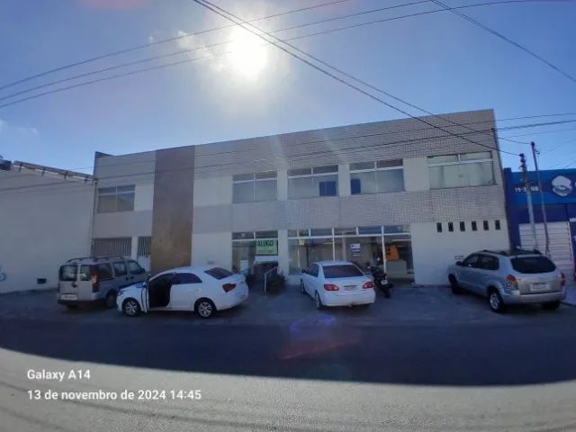 VENDE-SE PRÉDIO COMERCIAL COM CASA ANEXA - SALGADO FILHO - Foto 3