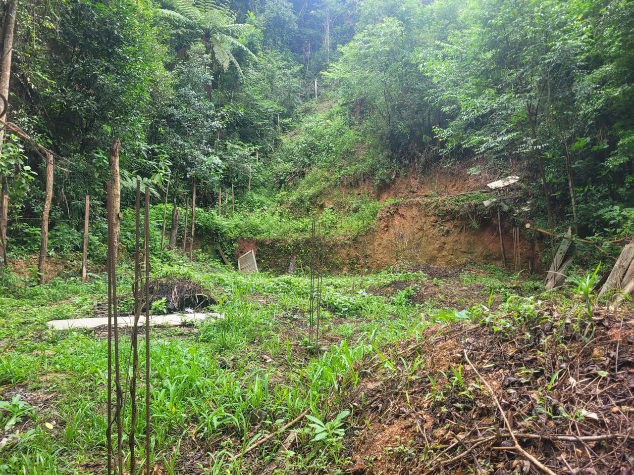 Terreno meio lote medida 5x30 metros, próximo do centro de Itapecerica da Serra  - Foto 4