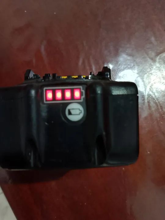 Bateria Makita 18v 5Ah - Foto 3