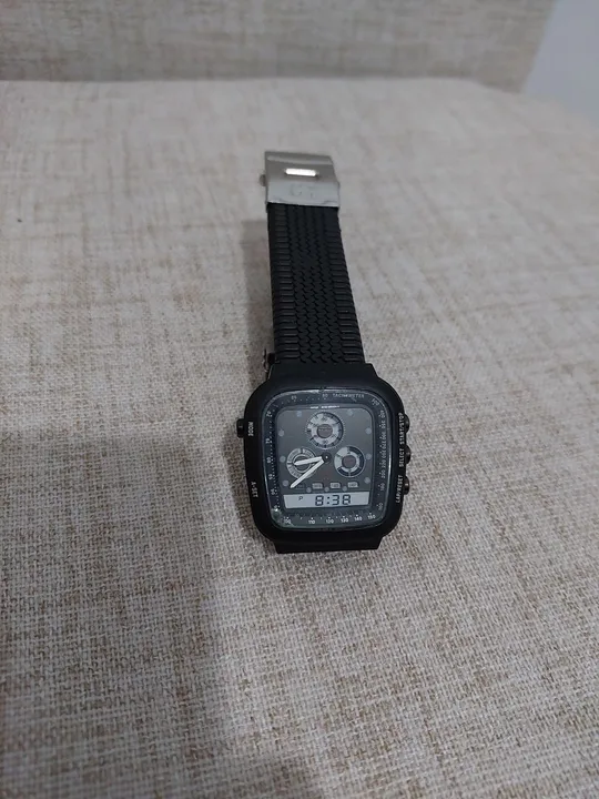 RARO RELÓGIO CITIZEN COMBO CAIXA PRETA BASE METAL SÓ VENDA NÃO TROCO POR NADA