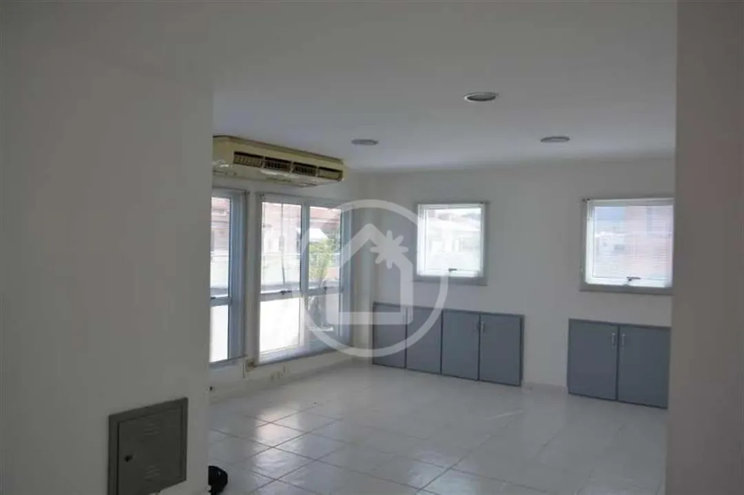 RESIDENCIAL SAO CONRADO EMPREEND IMOBILIARIOS SPE LT - Sala Comercial