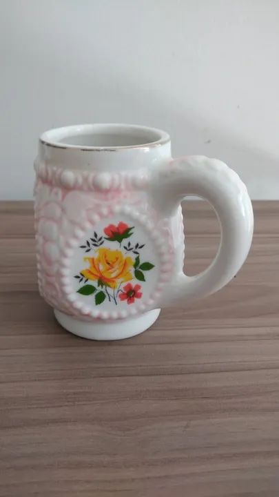 mini caneca de porcelana